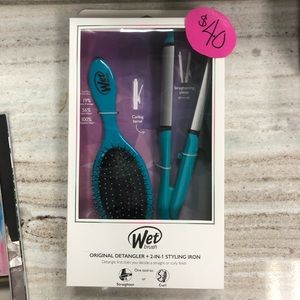 Wet Brush Travel Flat or Curling Iron Set 2-n-1